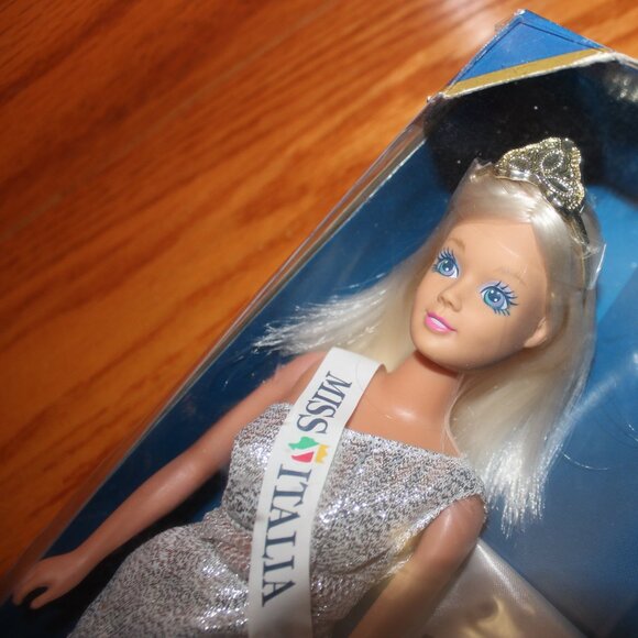 3/$118❤️rare TANIA Miss Italia 2000 figurine 12" doll bambola Giochi Preziosi - Picture 9 of 11